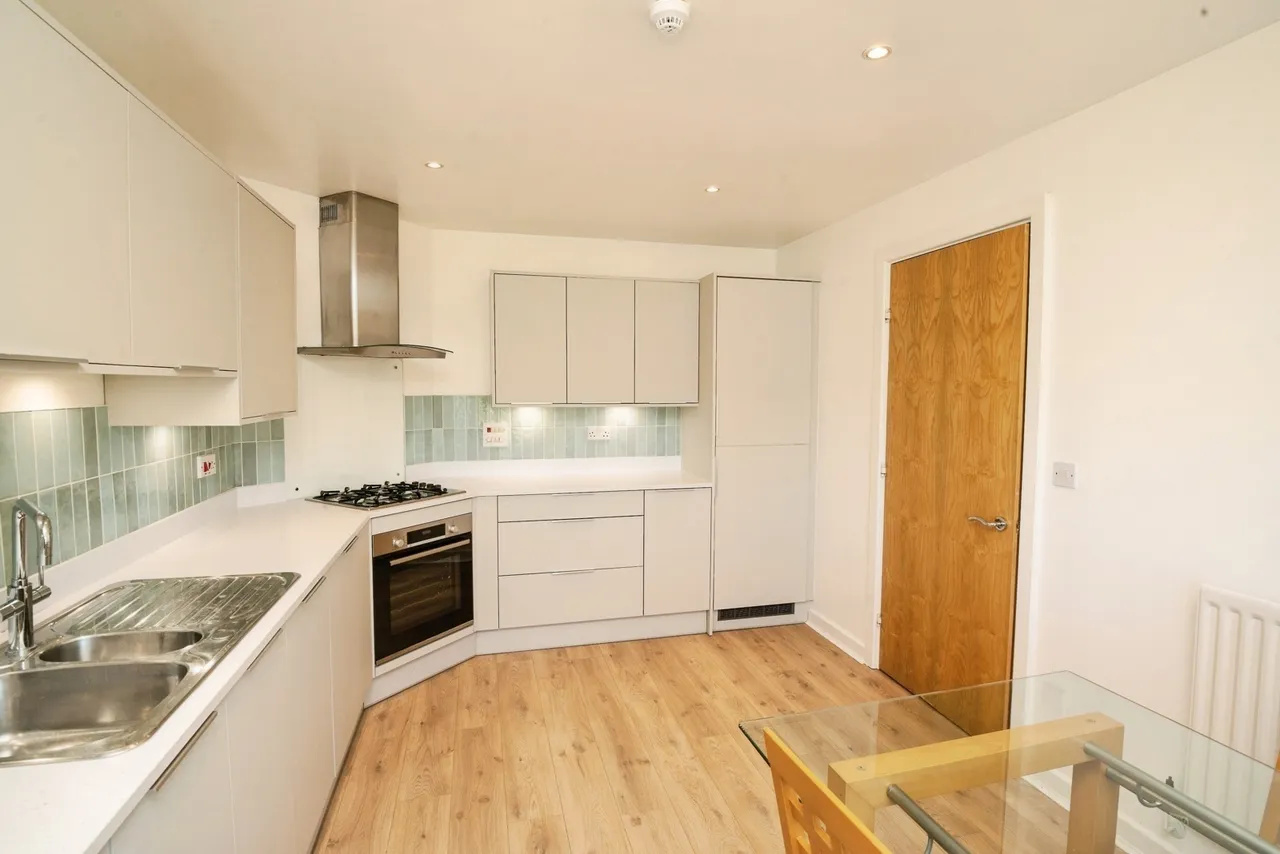 Forio House, Ffordd Garthorne, Cardiff, CF10, photo 4