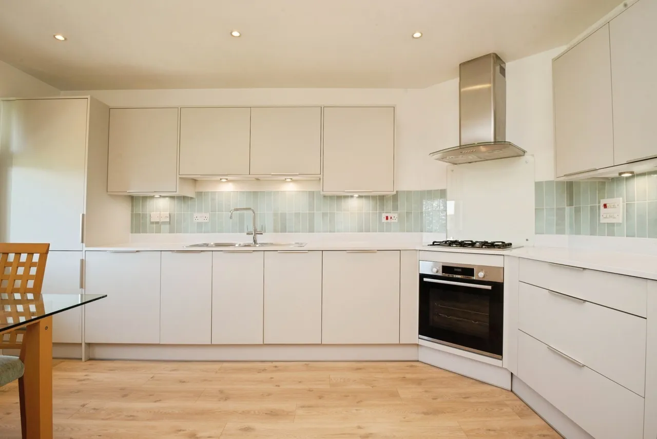 Forio House, Ffordd Garthorne, Cardiff, CF10, photo 2