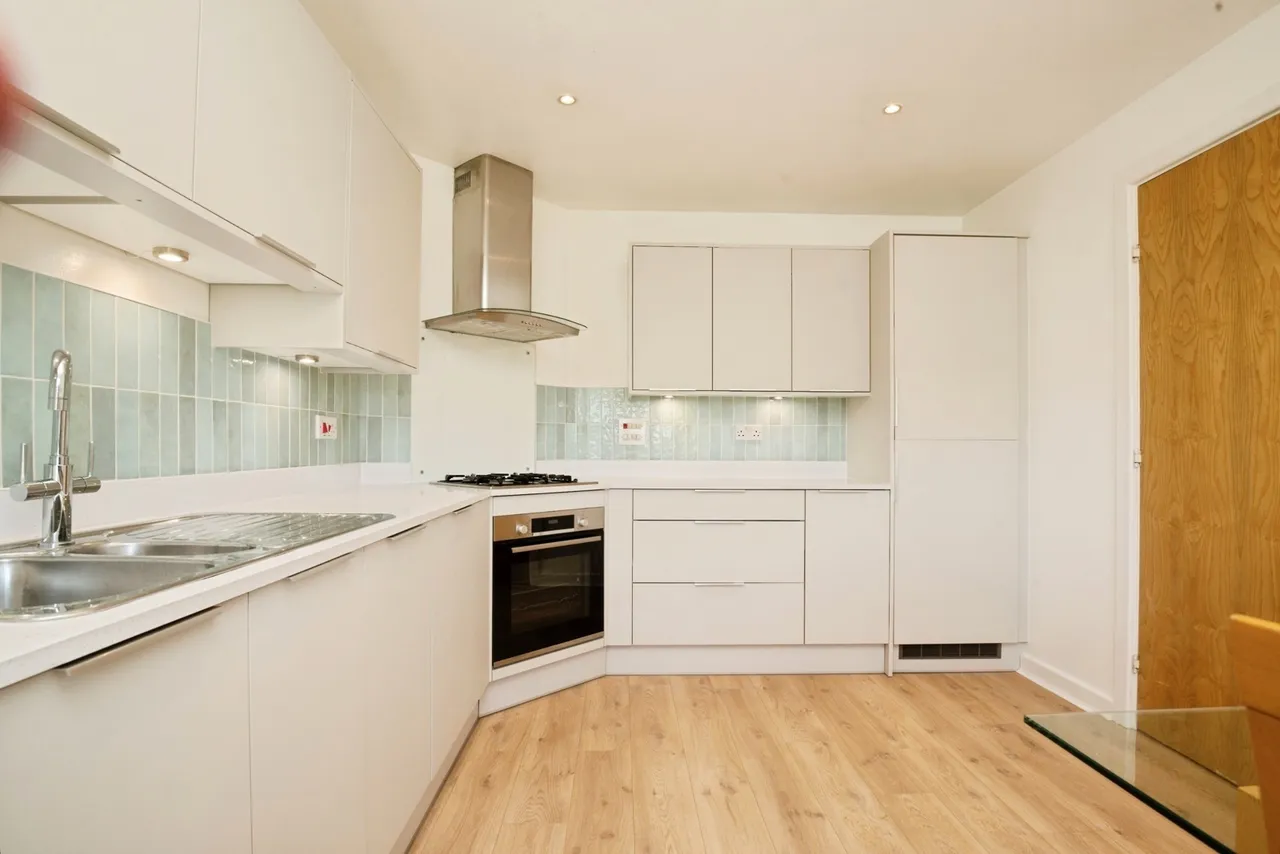 Forio House, Ffordd Garthorne, Cardiff, CF10, photo 7