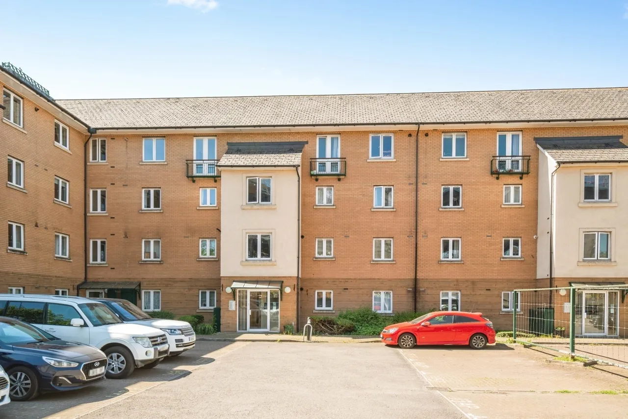 2 bed flat for sale — Forio House, Ffordd Garthorne, Cardiff, CF10