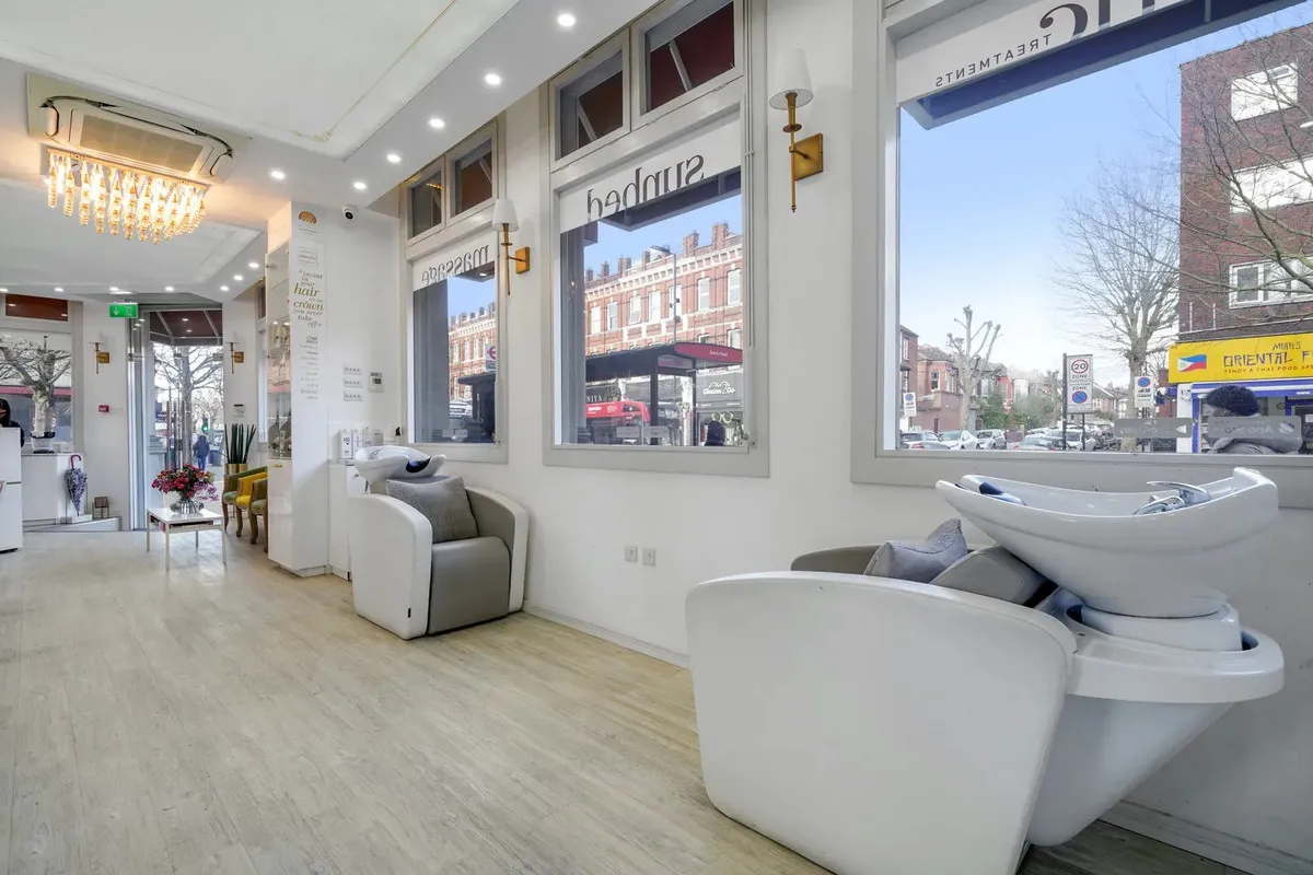 Cricklewood Broadway, London, NW2, photo 6