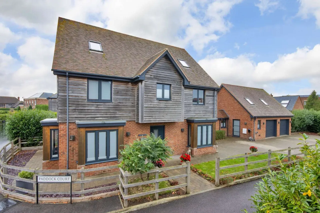 6 bed house for sale, Paddock Court, Woodnesborough, CT13