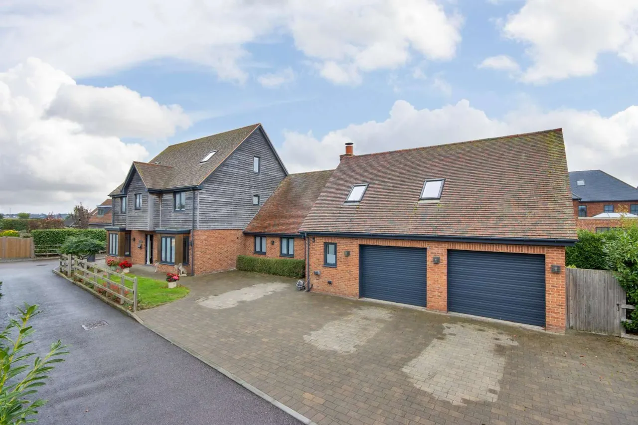 Paddock Court, Woodnesborough, CT13, photo 2