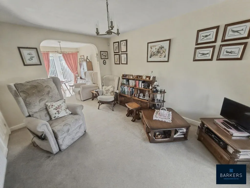 Knightsbridge Walk, Bradford 4 BD4 6ES, photo 3