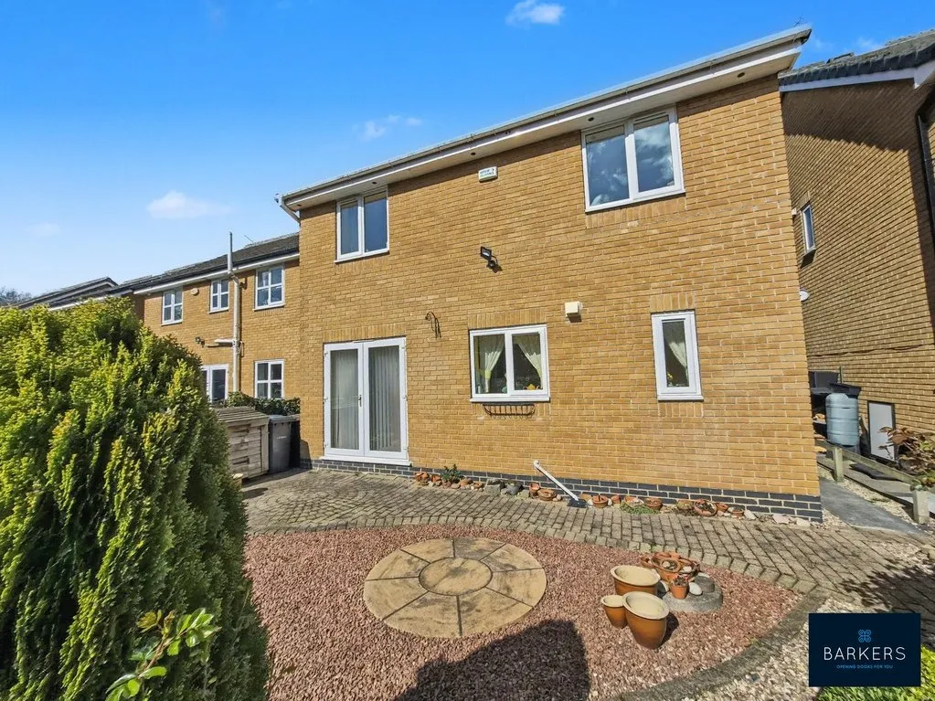 Knightsbridge Walk, Bradford 4 BD4 6ES, photo 17