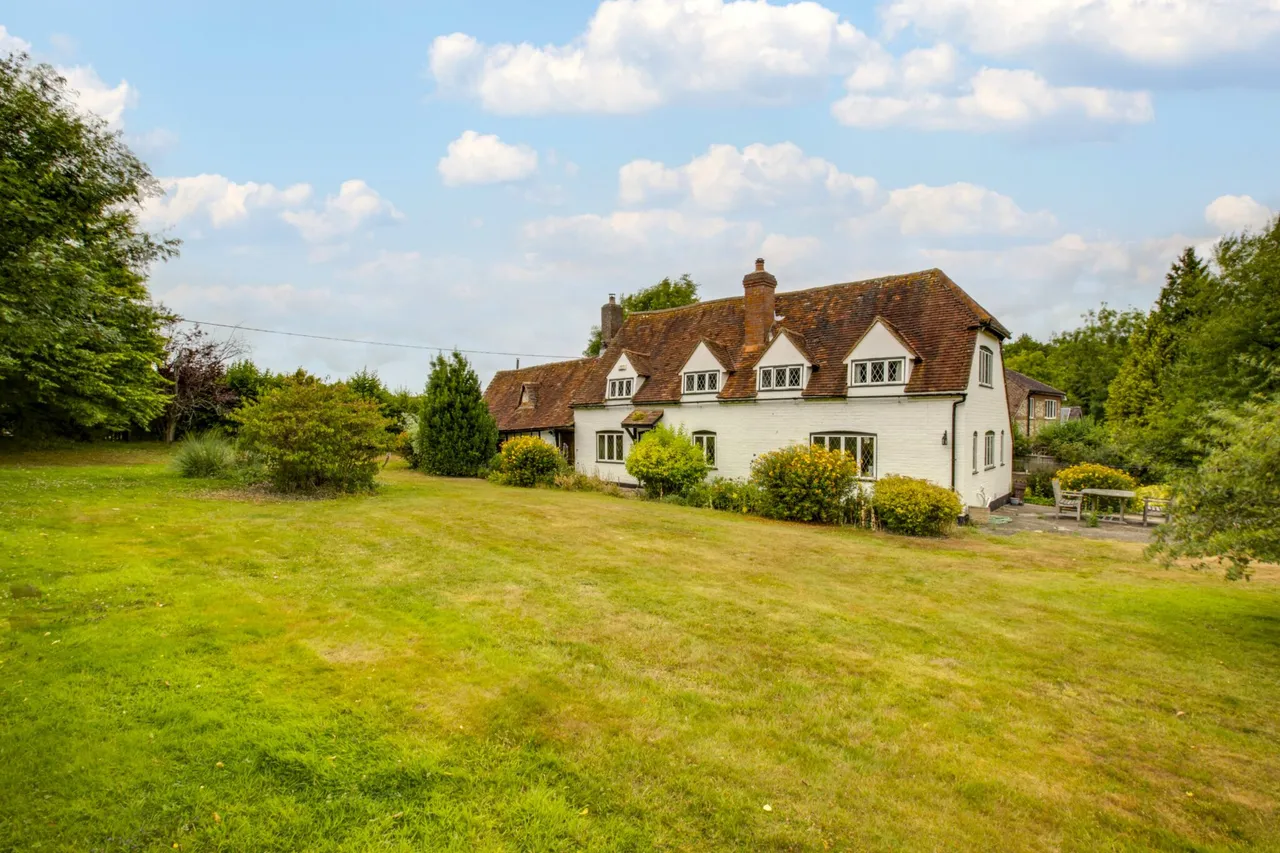 Dundridge Cottage Gilberts Hill, St. Leonards, HP23, photo 12