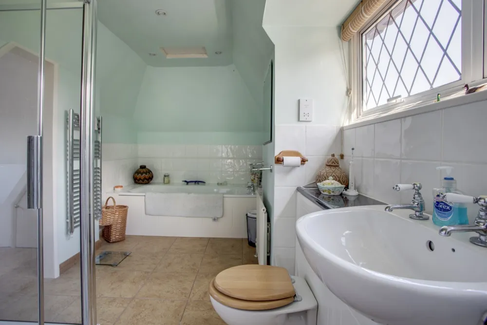Dundridge Cottage Gilberts Hill, St. Leonards, HP23, photo 8