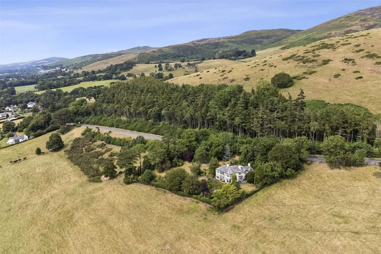 Llanbedr Dyffryn Clwyd, Ruthin, Denbighshire, LL15 1UT, photo 2