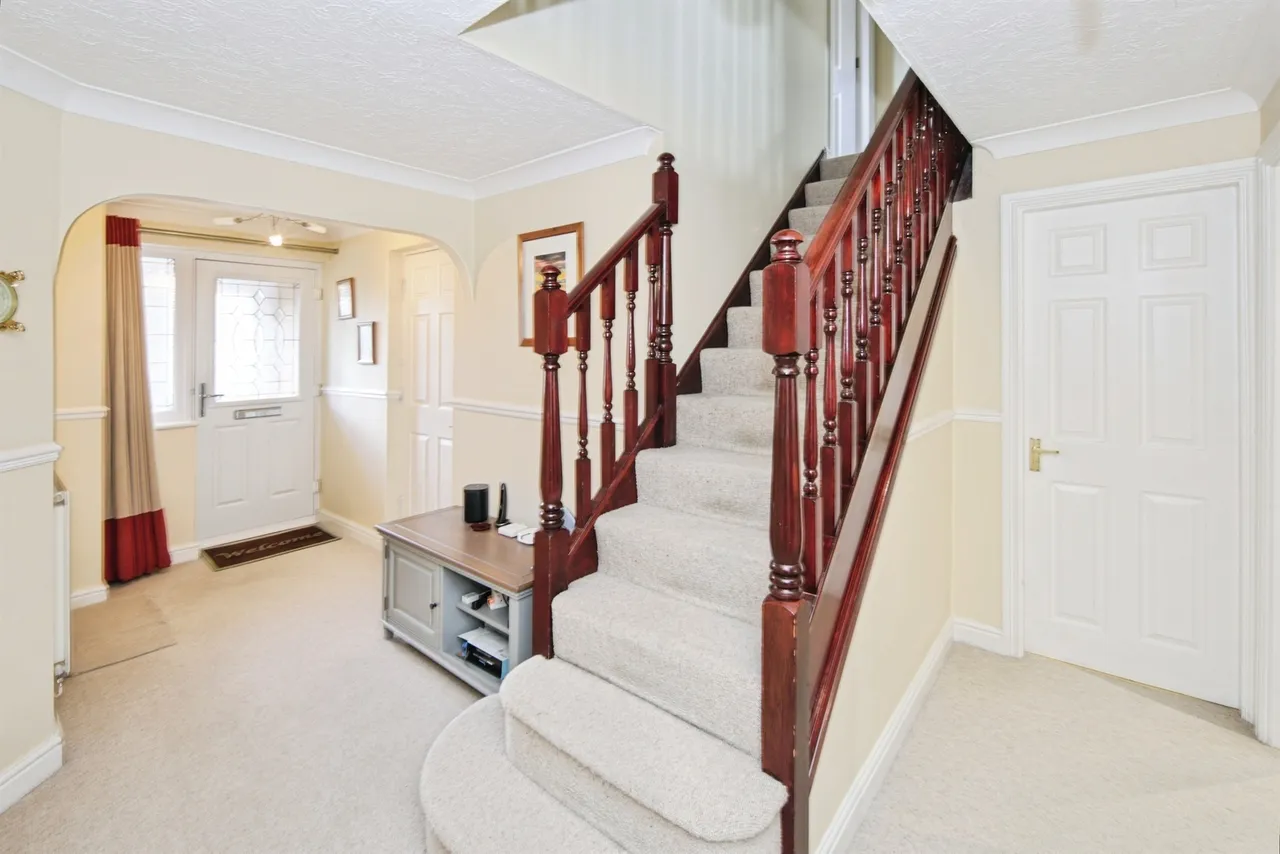 Dengate Drive, Balsall Common, CV7, photo 3