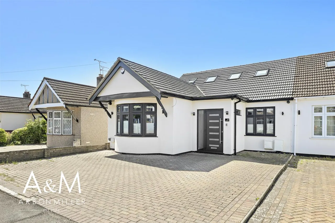 Queenborough Gardens, Gants Hill, Essex, Ilford, IG26YB, photo 30