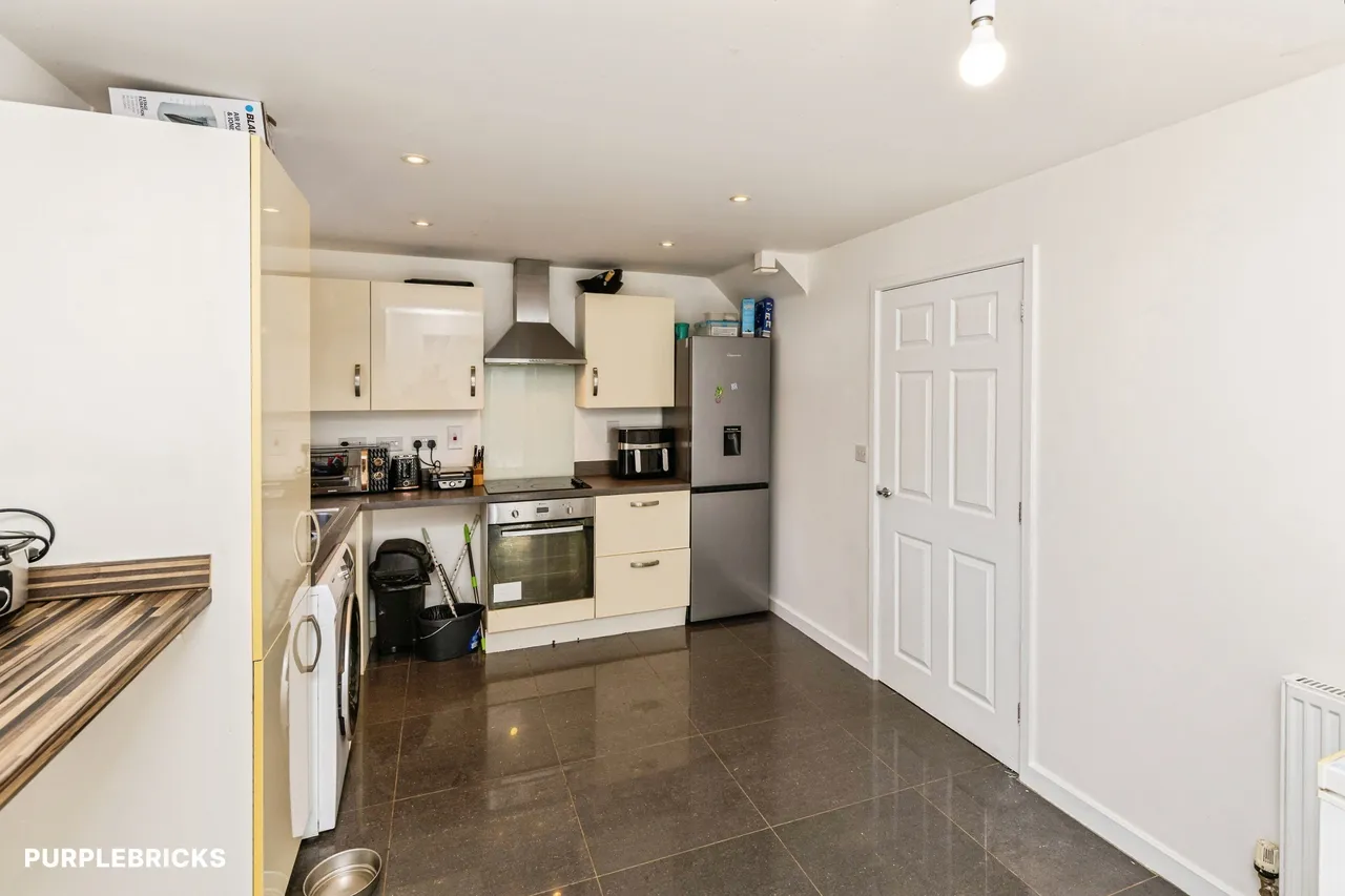 Whitehead Drive, Wrexham, LL11, photo 5