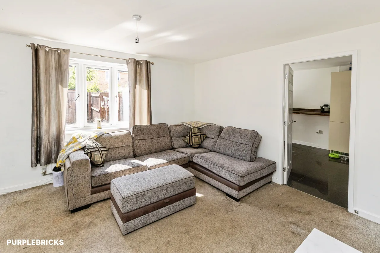 Whitehead Drive, Wrexham, LL11, photo 3