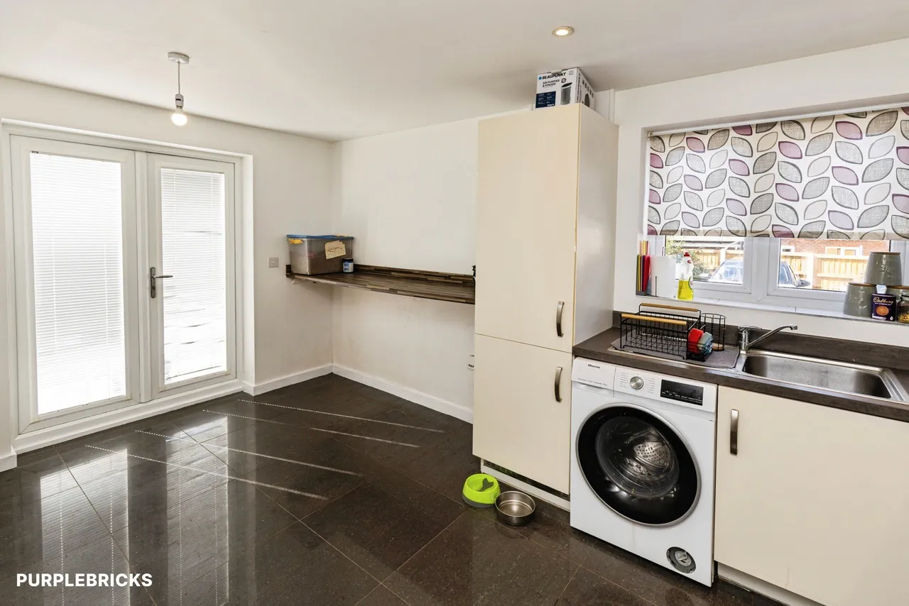 Whitehead Drive, Wrexham, LL11, photo 4