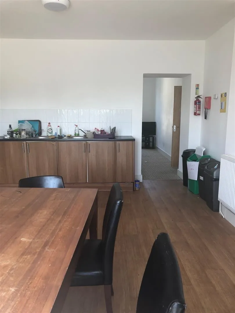 6 bed flat to rent, Lisson Grove, Plymouth