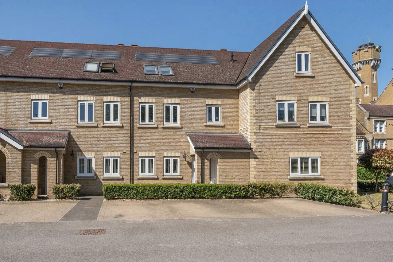 4 bed house for sale — Jepson Drive, Dartford, DA2
