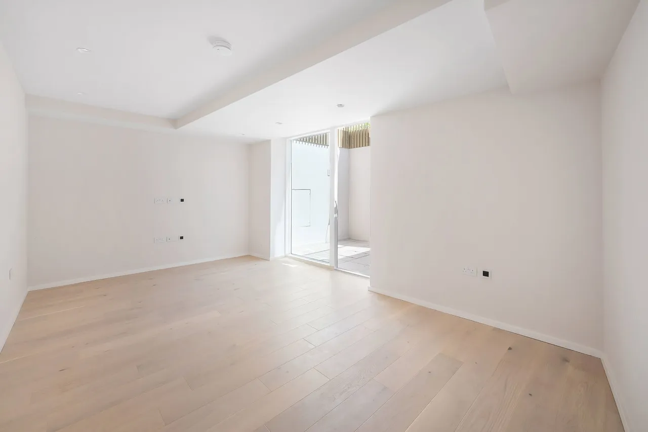 Coombe Lane, Wimbledon, SW20, photo 20