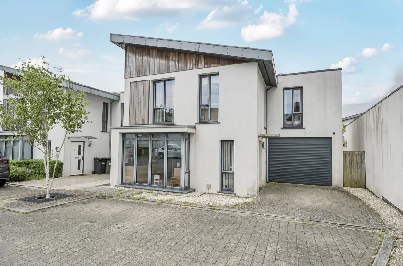 4 bed house for sale — Faringdon Court, Basingstoke, Hampshire, RG24 9FE