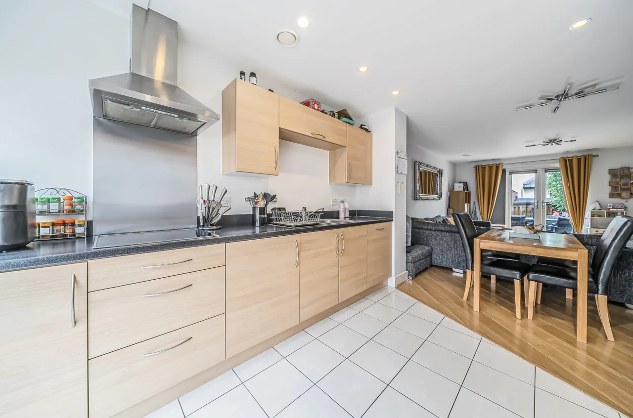 Faringdon Court, Basingstoke, Hampshire, RG24 9FE, photo 8