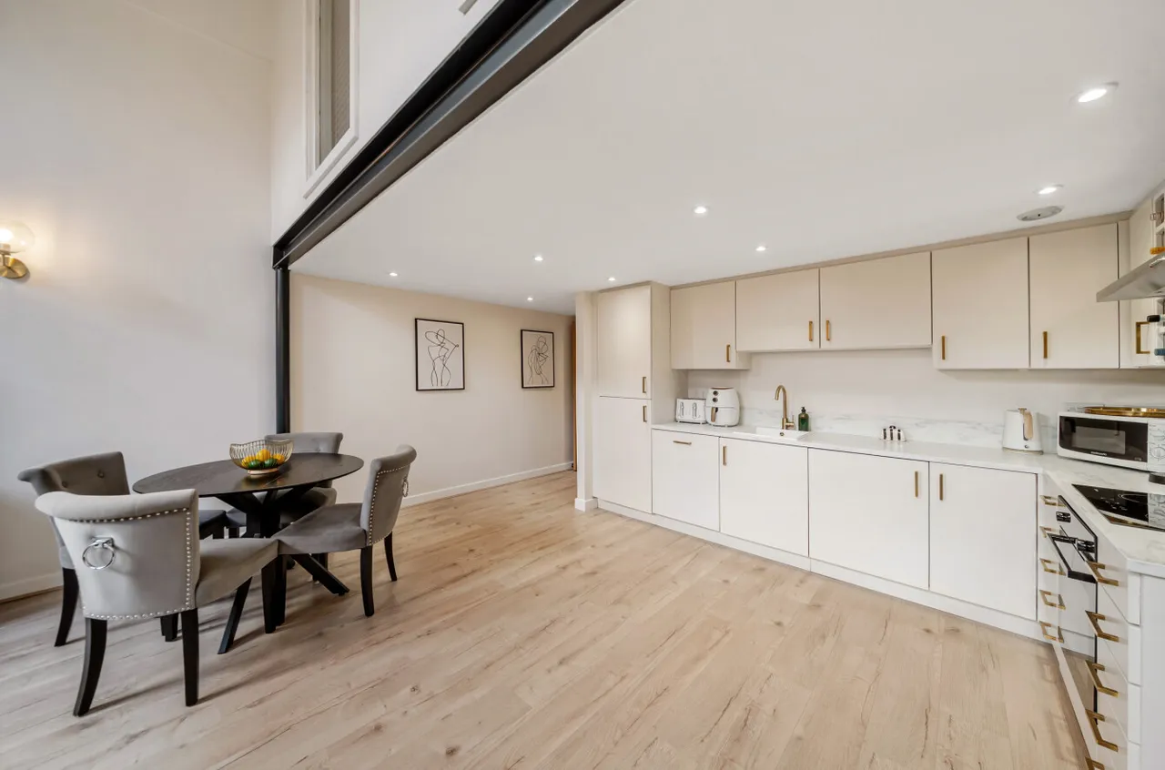 Meadow Road, Apperley Bridge, BD10, photo 5