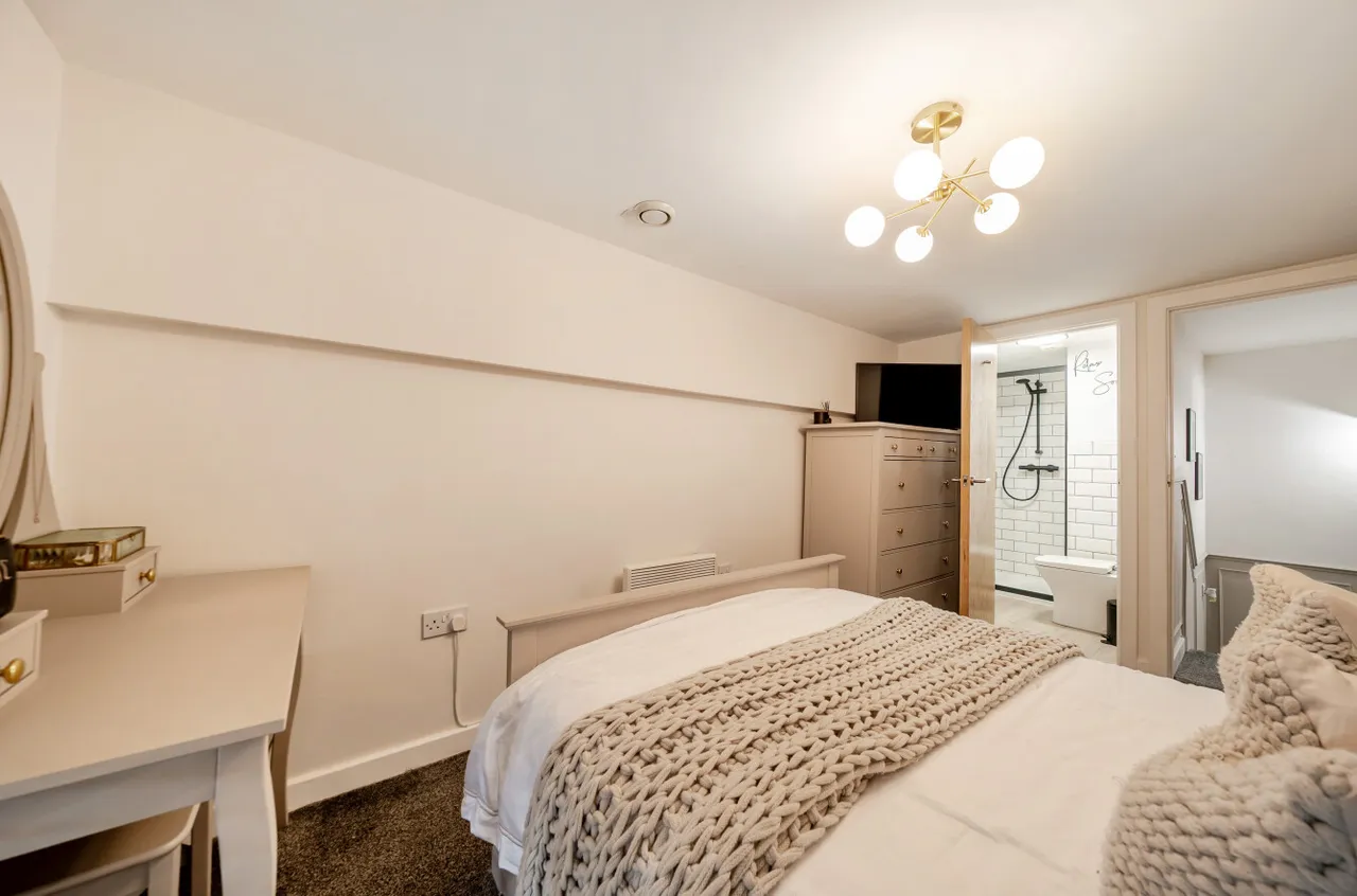 Meadow Road, Apperley Bridge, BD10, photo 10