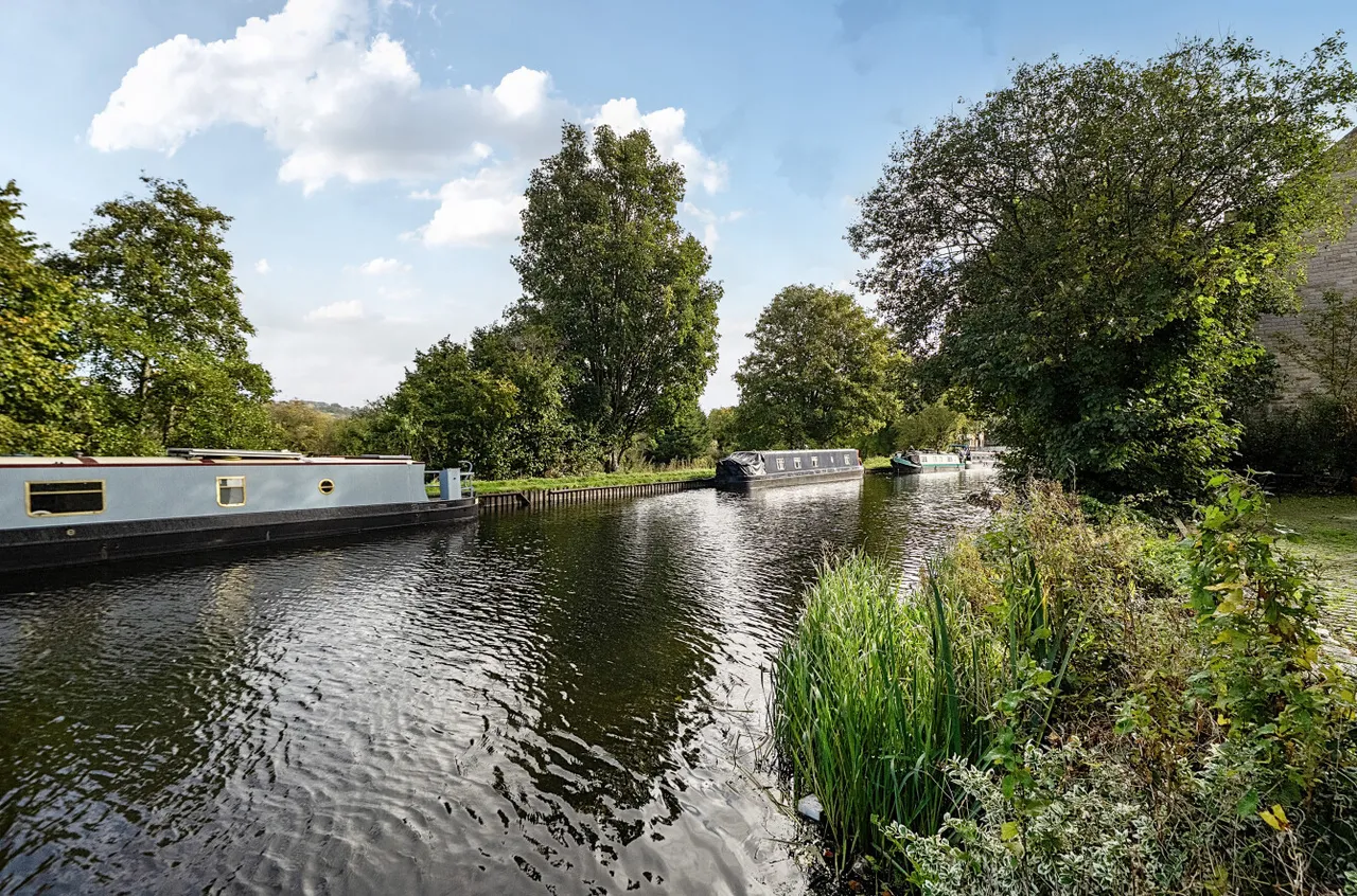 Meadow Road, Apperley Bridge, BD10, photo 16
