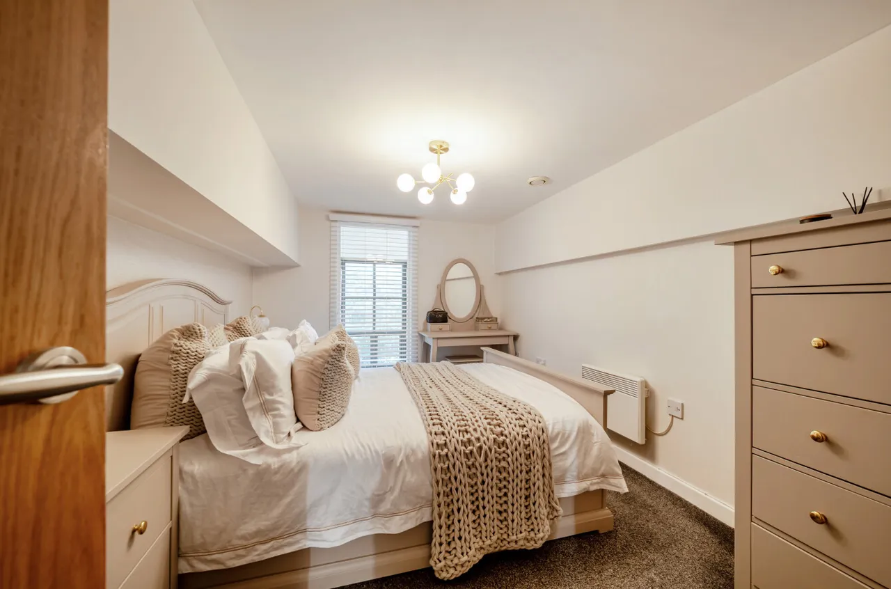 Meadow Road, Apperley Bridge, BD10, photo 9