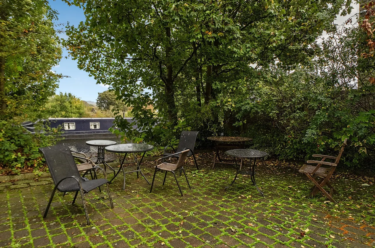 Meadow Road, Apperley Bridge, BD10, photo 17