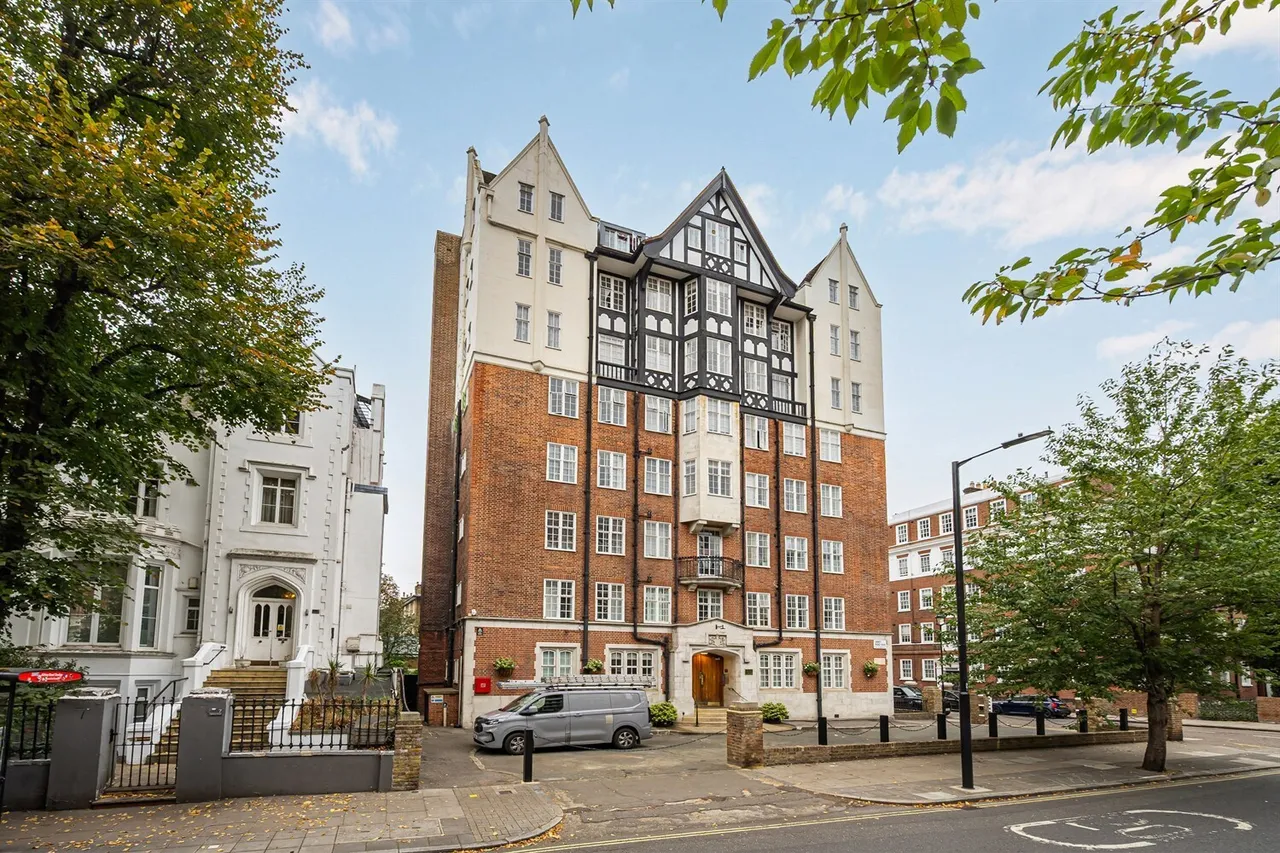Abbey Road, London, NW8, photo 8