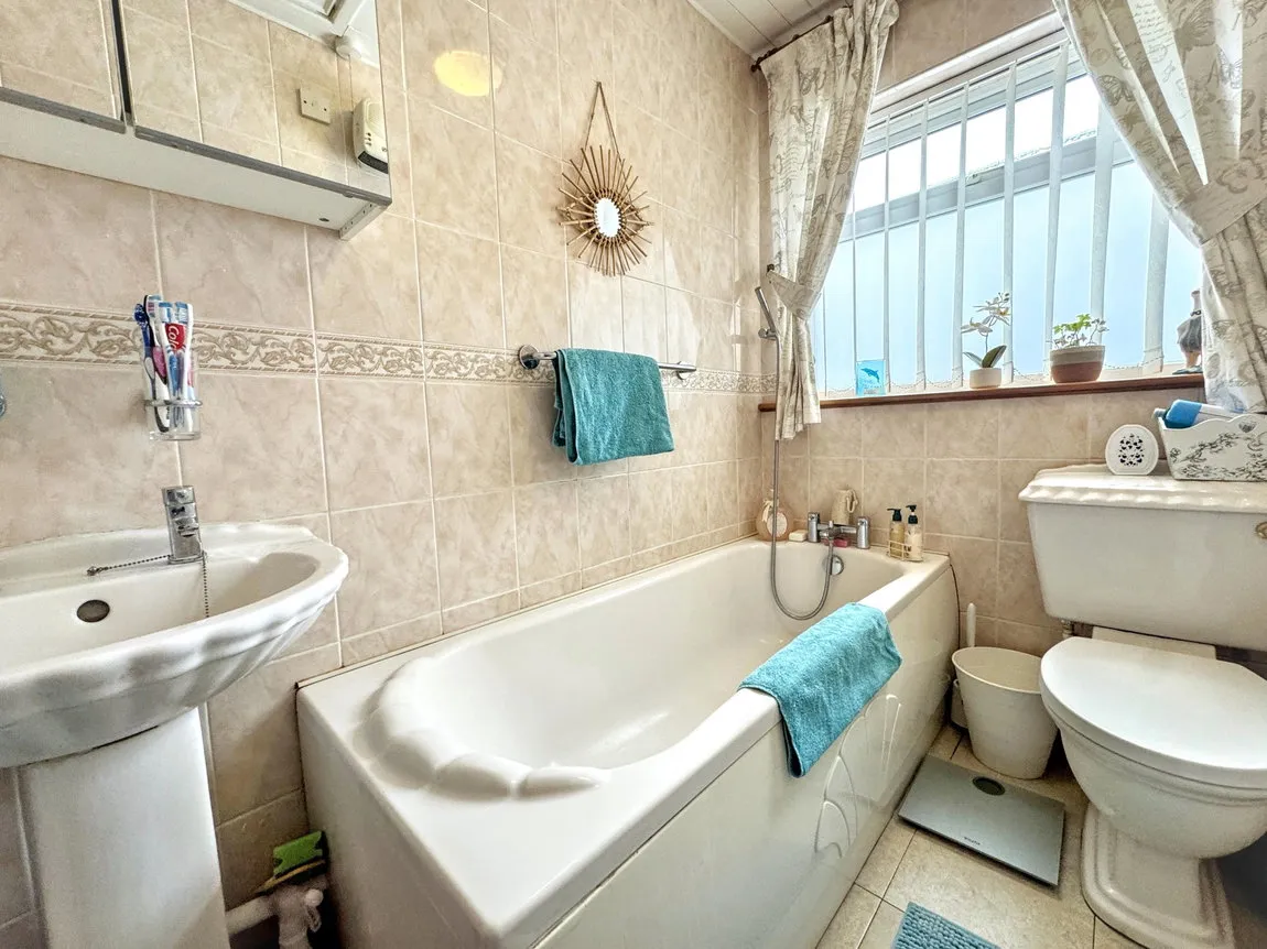 Lon Y Cyll, Pensarn, Conwy, LL22 7RW, photo 10