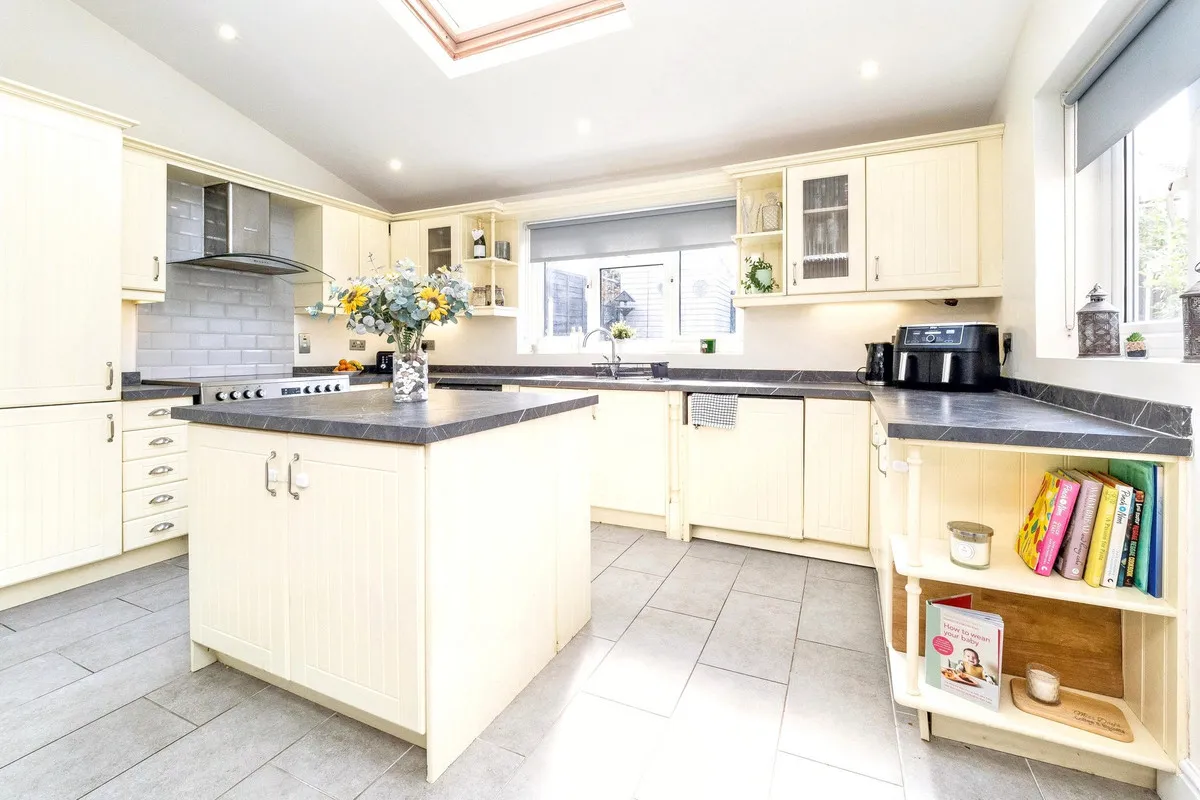Dowsett Lane, Billericay, CM11, photo 9