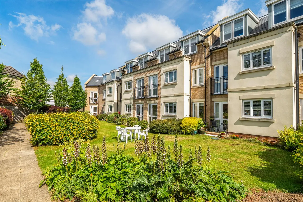 1 bed flat for sale, Linden Road, Bicester, OX26