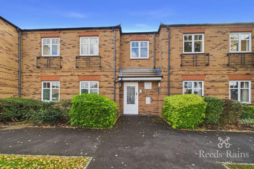 2 bed flat for sale, Oak Tree Court, Haxby, YO32