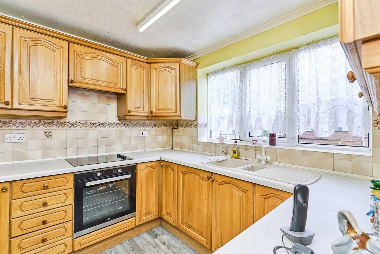 Wells Close, Tipton, DY4, photo 9