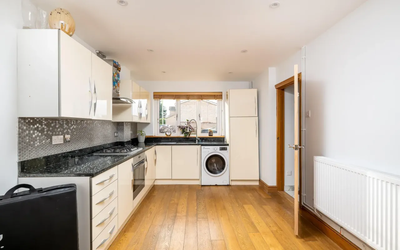 The Close, Thurleigh, Bedford, photo 15