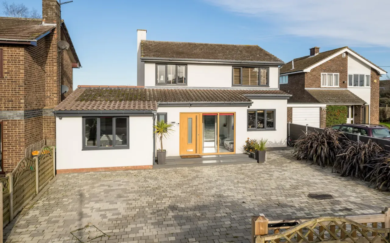 4 bed property for sale — The Close, Thurleigh, Bedford