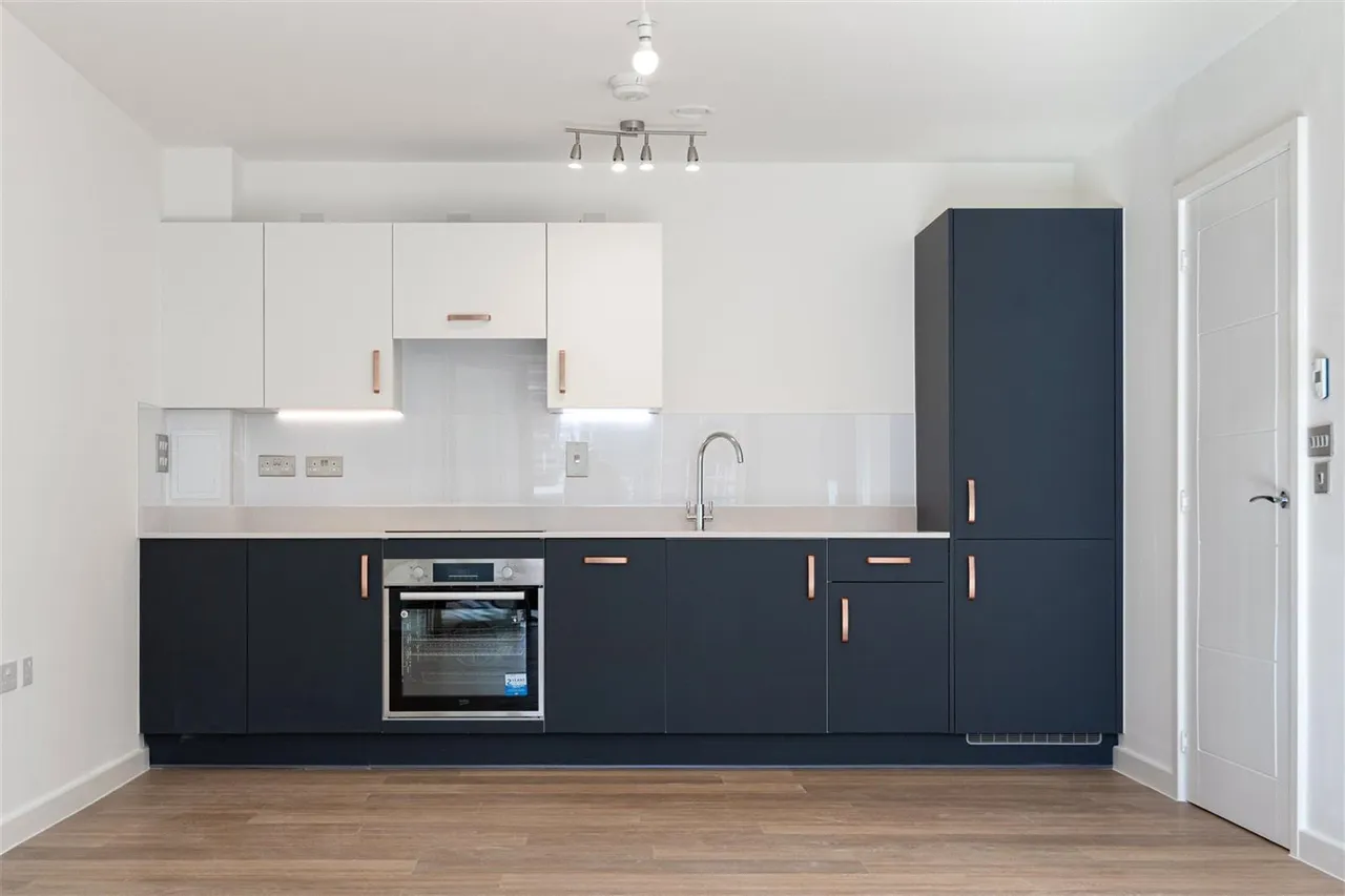 Station Avenue, Walton-On-Thames, KT12, photo 3