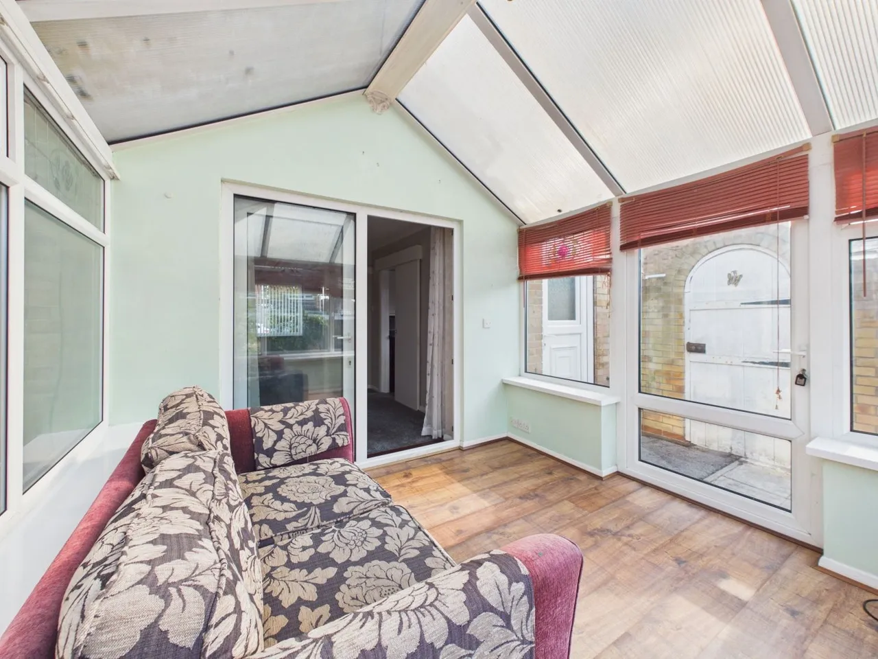 Denshaw Drive, Morley, LS27, photo 12