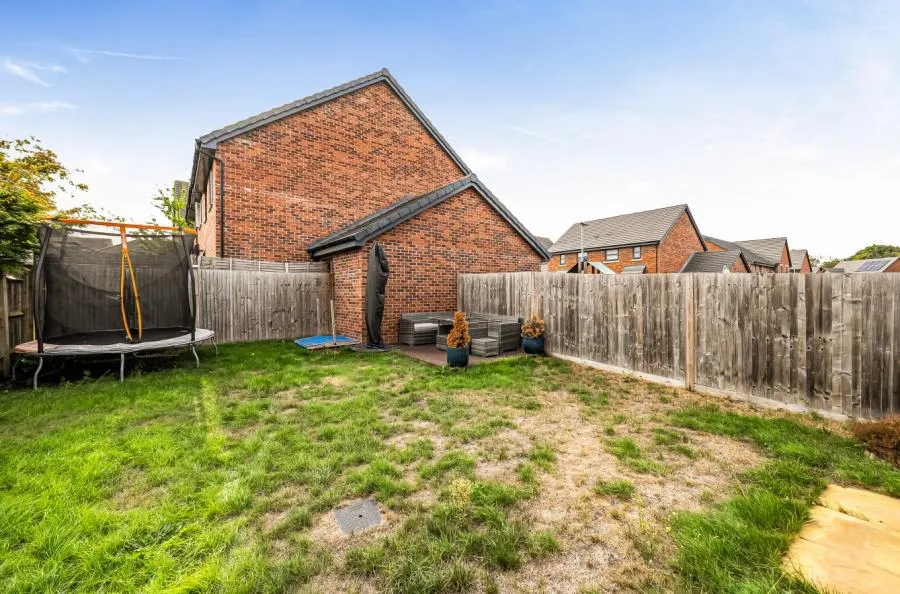 Holmes Place, Binfield, RG42, photo 4