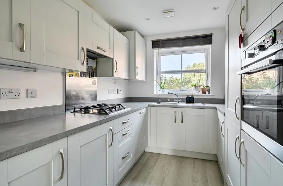 Holmes Place, Binfield, RG42, photo 5