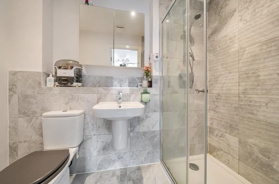Holmes Place, Binfield, RG42, photo 12