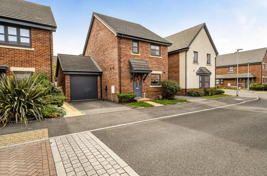 Holmes Place, Binfield, RG42, photo 17