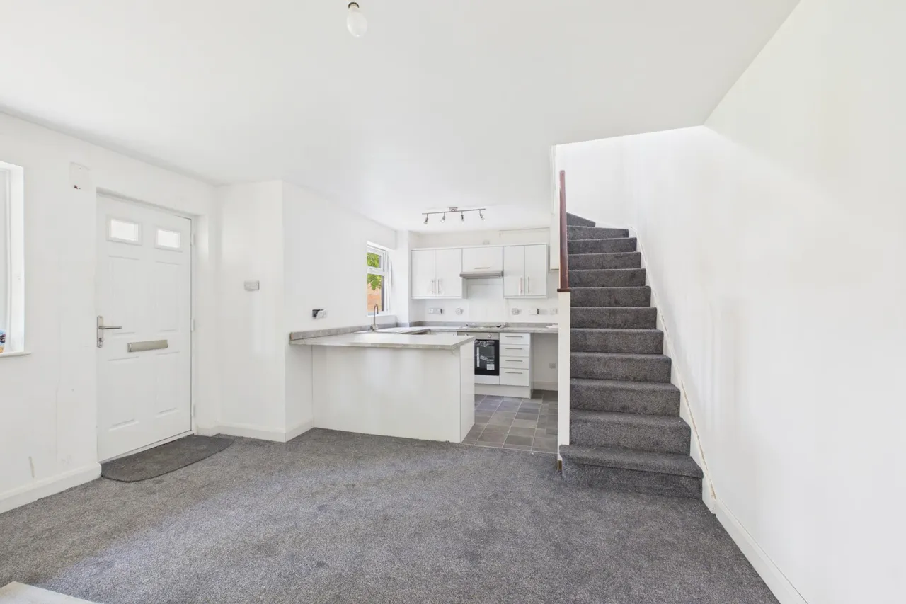 Lynmouth Crescent, Milton Keynes, MK4, photo 2