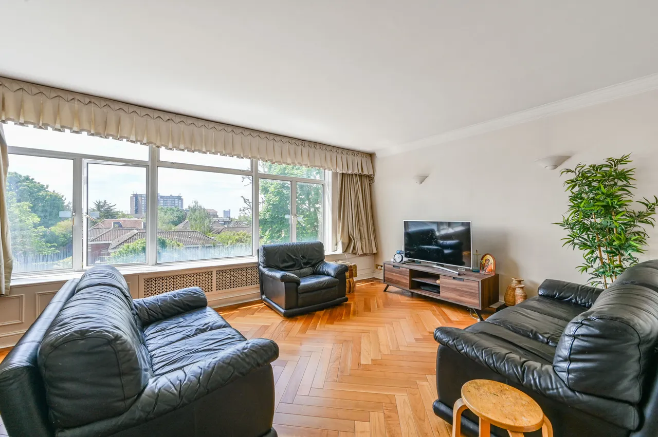 London, NW8, photo 2