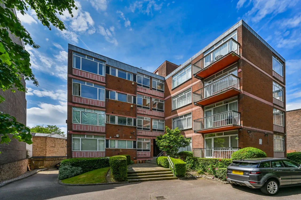 3 bed flat for sale, London, NW8