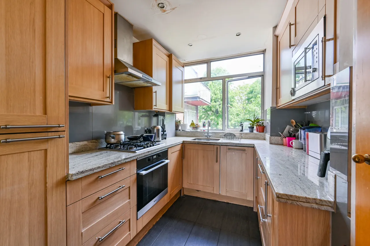 London, NW8, photo 3