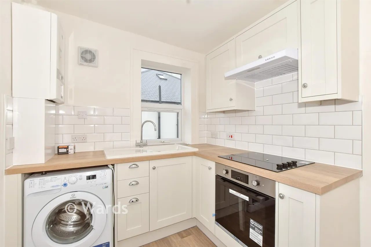 Pleydell Gardens, Folkestone, CT20, photo 2