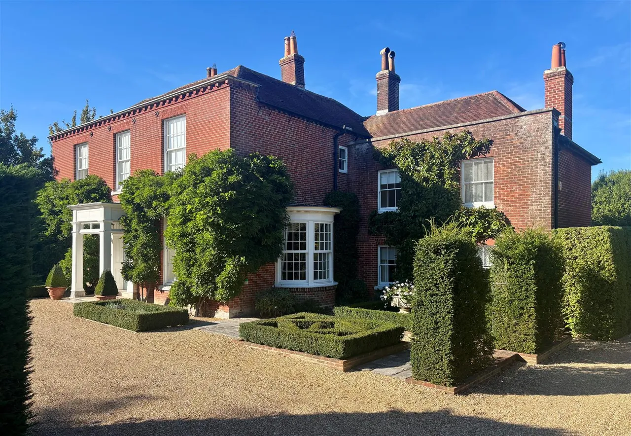 5 bed house for sale, Guessens Lane, Titchfield Village