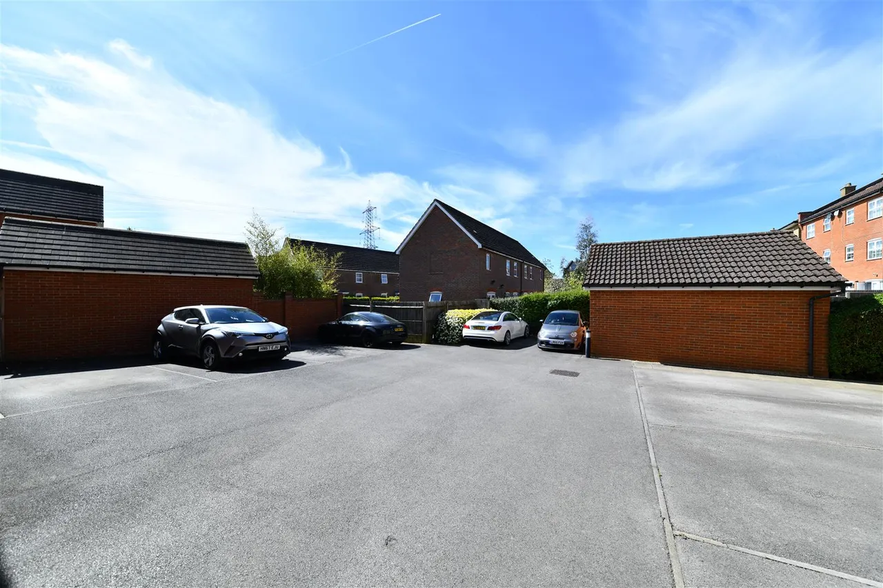 Mendip Way, Stevenage, SG1 6GZ, photo 20