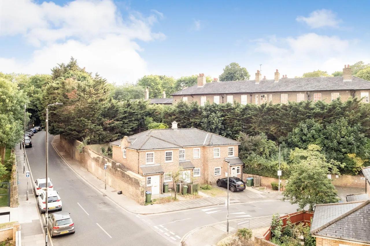 Brumwell Avenue, London, SE18, photo 12
