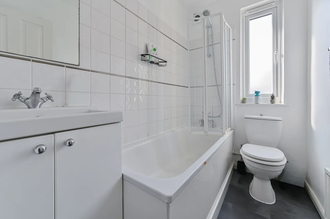 650a Garratt Lane, London, photo 11